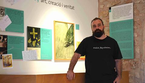 PAU VADELL VALLBONA GUANYA ELS JOCS FLORALS DE BARCELONA AMB "ESQUENES VINCLADES"
