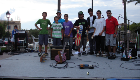 Més de 30 joves i nins participaren a la I Competició Skate de Calonge