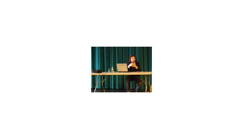 El cuiner d’IB3, Oscar Martínez, oferí una conferència sobre els aliments i la cuina de temporada al Teatre de Santanyí