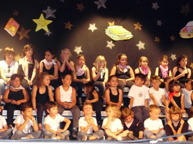 L’Escola Municipal de Música de Santanyí clausura el curs 2010-2011 a ritme de “Grease”