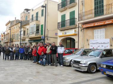 Els Renault Turbo que feren furor pels anys 80 i 90 se reuniren a Santanyí on causaren gran expectació