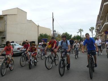 Més de 250 persones participen a la XII edició de l’anada amb carro, muntura, bicicleta o a peu des de Calonge a Mondragó